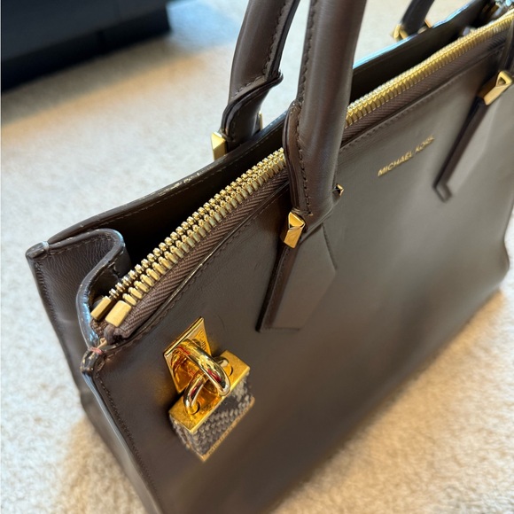 Authentic Michael Kors Handbag - Picture 3 of 9